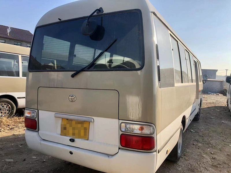 বৈদ্যুতিক দরজা সহ TOYOTA কোস্টার মিনি বাস প্যাসেঞ্জার পর্যটন বাস ব্যবহৃত 26টি আসন