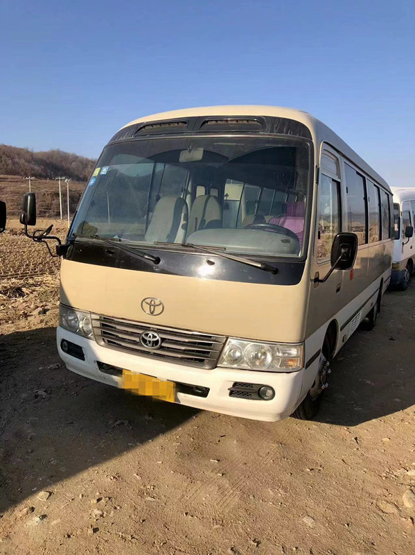 বৈদ্যুতিক দরজা সহ TOYOTA কোস্টার মিনি বাস প্যাসেঞ্জার পর্যটন বাস ব্যবহৃত 26টি আসন