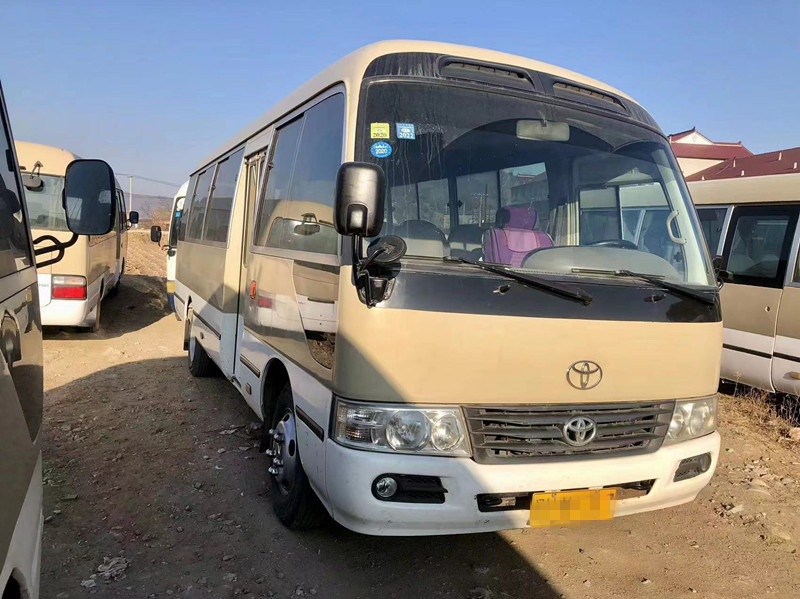 বৈদ্যুতিক দরজা সহ TOYOTA কোস্টার মিনি বাস প্যাসেঞ্জার পর্যটন বাস ব্যবহৃত 26টি আসন