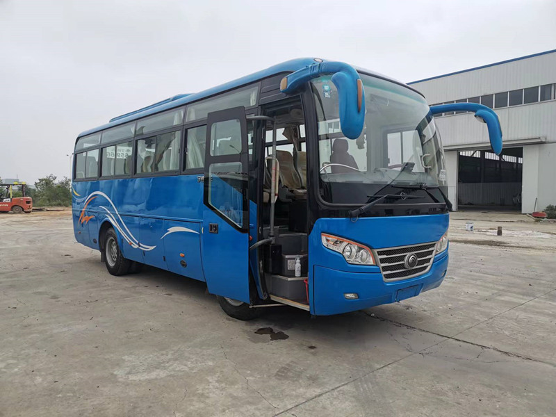 পরিবহনের জন্য 37টি আসন ইউটং বাস ZK6842D ফ্রন্ট ইঞ্জিন কোচ RHD স্টিয়ারিং ব্যবহার করা হয়েছে