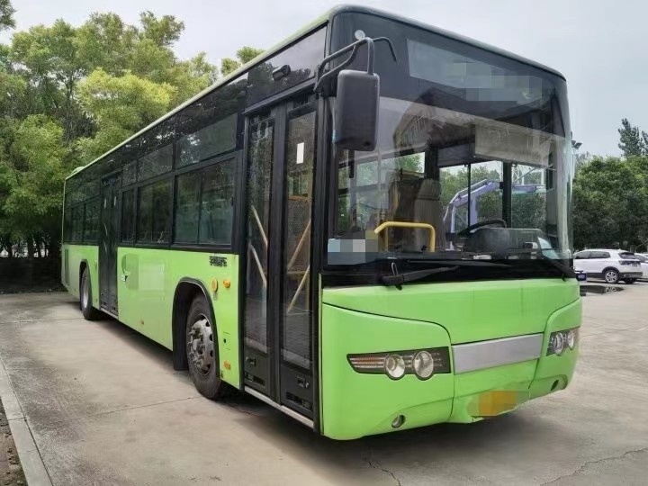 Zk6128 সিটি ইউটং বাস রাইট হ্যান্ড ড্রাইভ কোচ বাস 60 সিট ডিজেল ইঞ্জিন সাইটসিয়িং