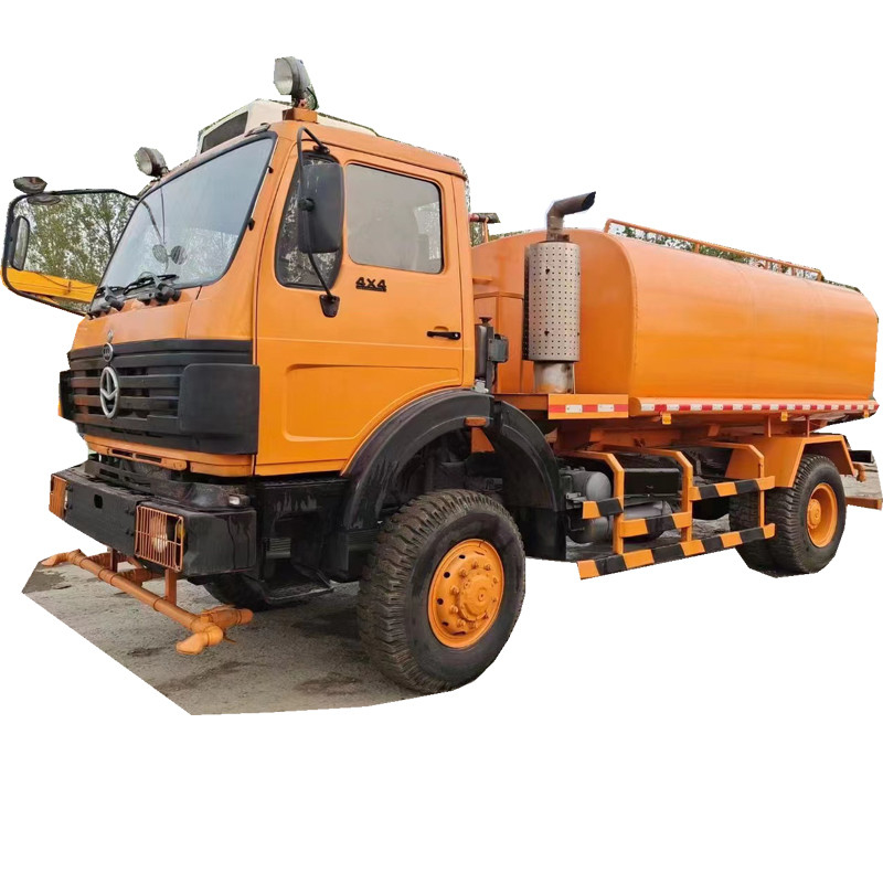 LHD 15 কিউবিক মিটার জলের ট্যাঙ্ক স্প্রিংকলার ট্রাক 290hp ফুল ড্রাইভ 4X4 অফ রোড জল স্প্রিংকলার