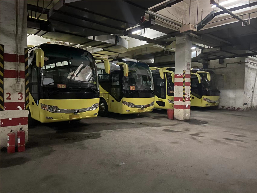 RHD / LHD উভয়ই উপলব্ধ ইউটং বাস 3+2 আসনের লেআউট ডিজেল 60 আসনের ইউটং কোচ