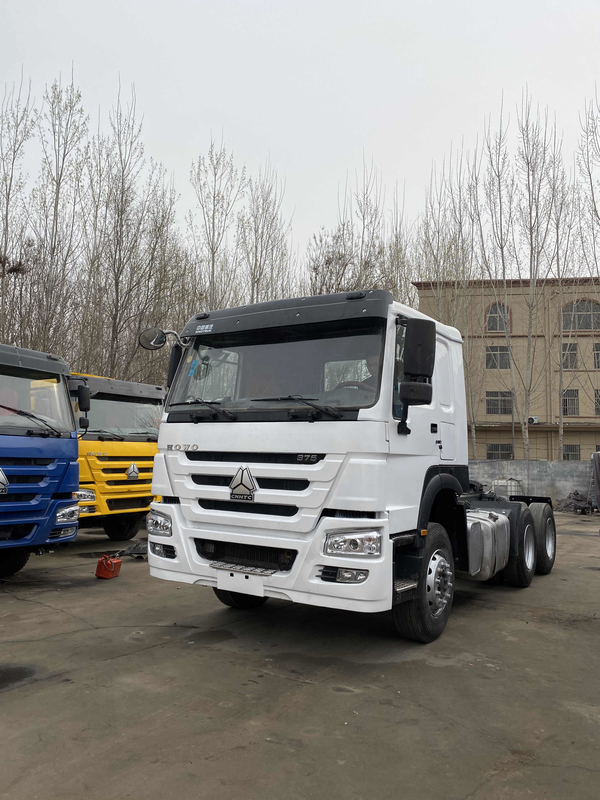 ওয়েইচাই ইঞ্জিন 371HP নতুন পেইন্ট সহ হেভি ডিউটি ​​সিনোট্রাক হাউ ব্যবহৃত ট্র্যাক্টর ট্রাক