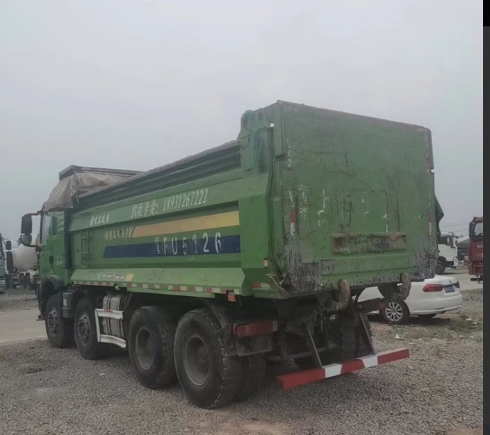 Howo 8x4 ফোর এক্সেল ব্যবহৃত ডাম্প ট্রাক টিপার 375HP 317HP বিক্রয়ের জন্য