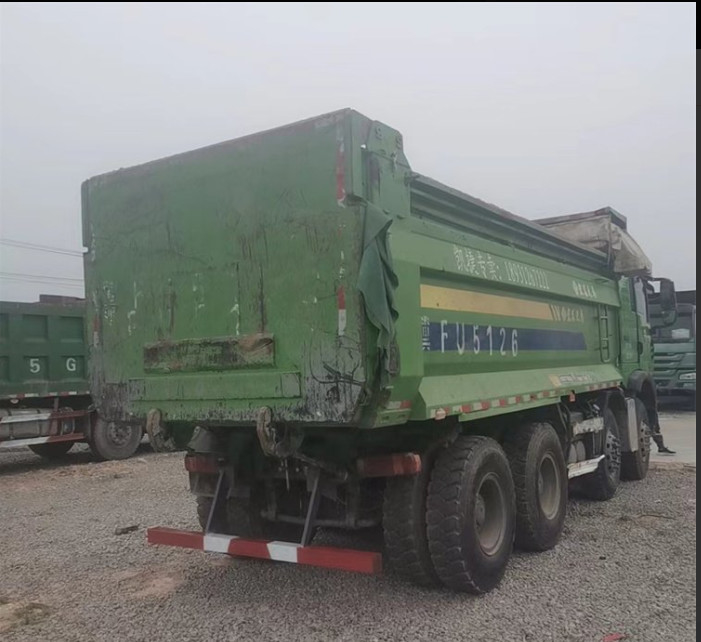 Howo 8x4 ফোর এক্সেল ব্যবহৃত ডাম্প ট্রাক টিপার 375HP 317HP বিক্রয়ের জন্য