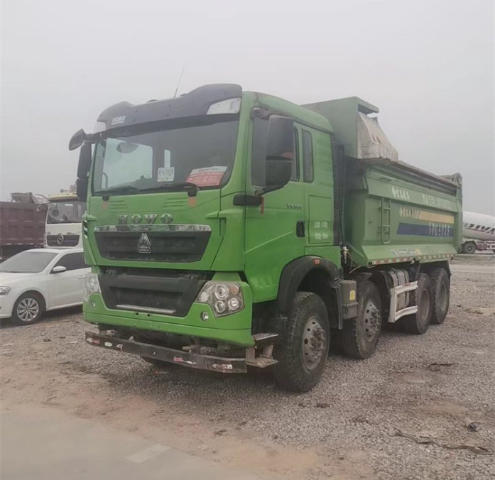 Howo 8x4 ফোর এক্সেল ব্যবহৃত ডাম্প ট্রাক টিপার 375HP 317HP বিক্রয়ের জন্য