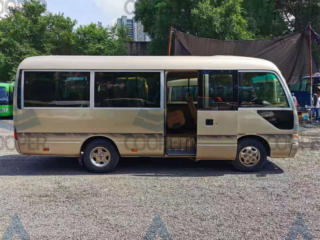 23-29 আসন ব্যবহৃত টয়োটা বাস টয়োটা কোস্টার ব্যবহার করা বাস বিলাসবহুল অভ্যন্তরীণ সজ্জা সহ