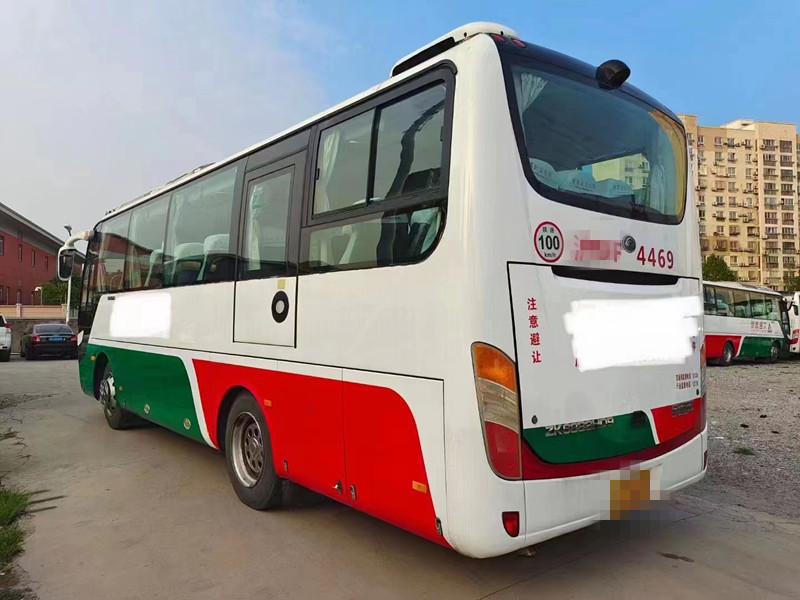 2015 সাল 37 সিটার ইউটং বাস ZK6888 কোচ বাস ডিজেল ইঞ্জিন পরিবহনের জন্য ব্যবহৃত