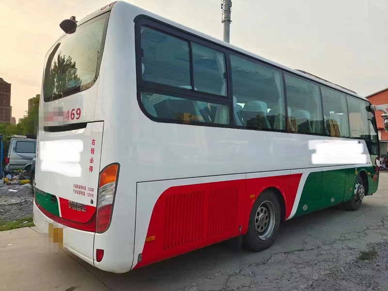 2015 সাল 37 সিটার ইউটং বাস ZK6888 কোচ বাস ডিজেল ইঞ্জিন পরিবহনের জন্য ব্যবহৃত