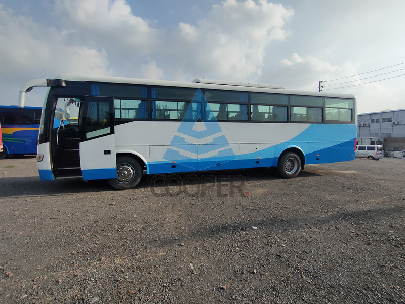 2014 সাল 53 সিটার ইউটং ব্যবহৃত বাস ZK6112D RHD স্টিয়ারিং নতুন সিট এয়ার কন্ডিশনার