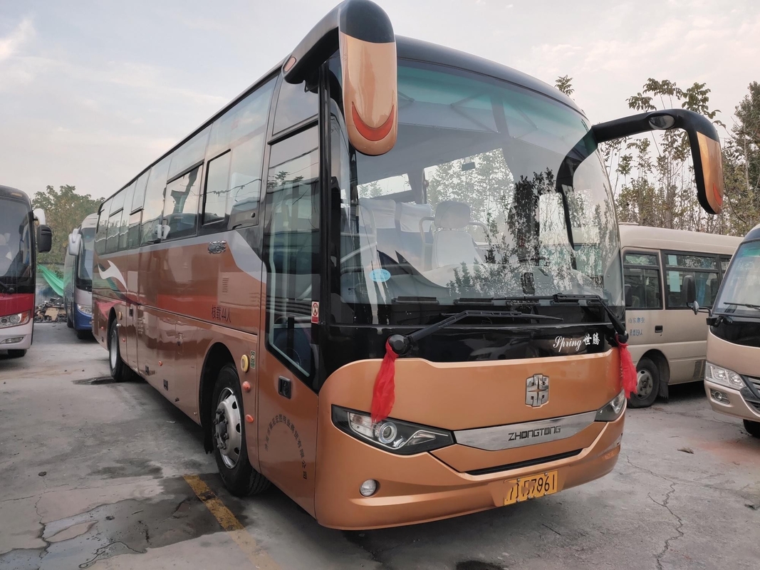 LCK6100 44 সিটার ব্যবহৃত কোচ ঝংটং বাস ইউচাই ইঞ্জিন দুটি দরজা বাম হাতের ড্রাইভ