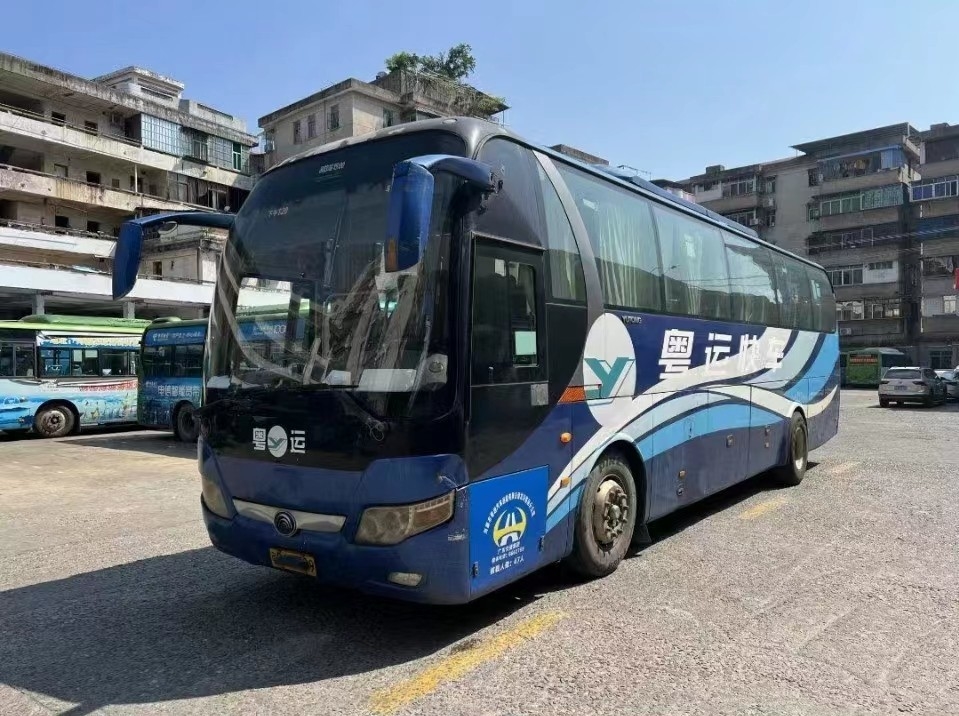 ব্যবহৃত শাটল বাস Yutong ZK6110 ব্যবহৃত চার্চ বাস 49-51 সিটার রিয়ার ইঞ্জিন বাস দুটি দরজা