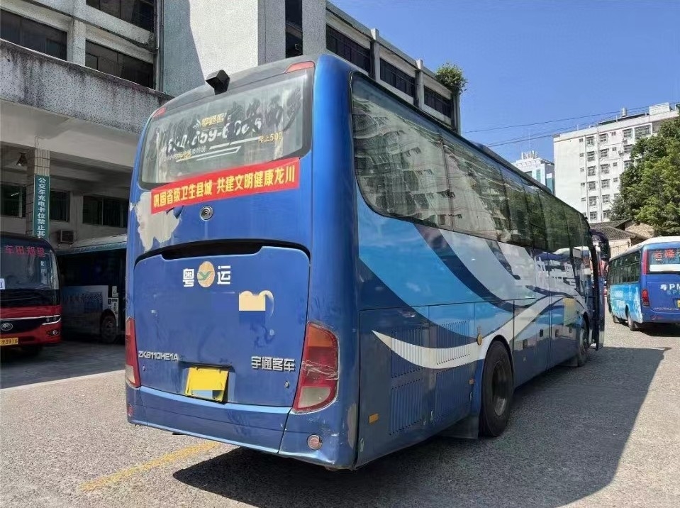 ব্যবহৃত শাটল বাস Yutong ZK6110 ব্যবহৃত চার্চ বাস 49-51 সিটার রিয়ার ইঞ্জিন বাস দুটি দরজা