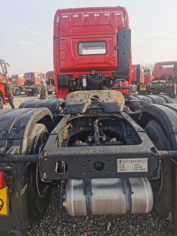 ব্যবহৃত ট্রাক্টর ট্রাক Shacman X3000 10 চাকার ট্রাক্টর হেড ট্রাক বিক্রয়ের জন্য হেভি ডিউটি ​​ট্রাক্টর