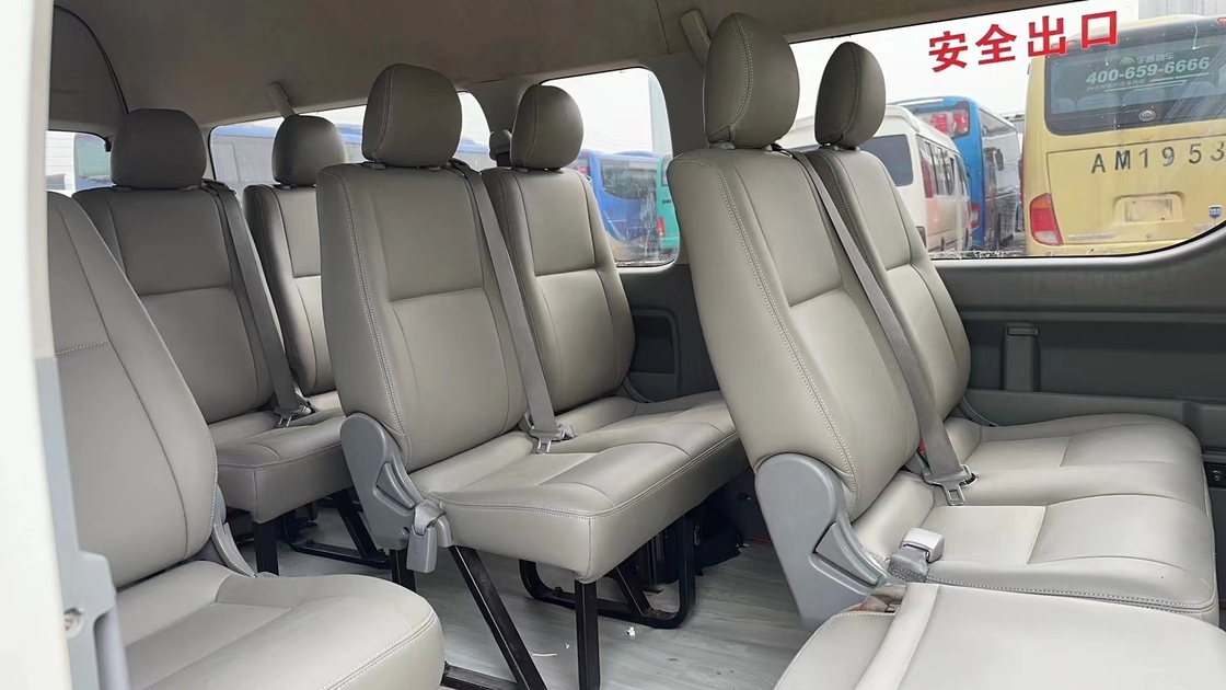 জাপানি ব্যবহৃত বাস Toyota Hiace 15 আসনের দ্বিতীয় বিলাসবহুল মিনিবাস অয়েল ফ্রন্ট ইঞ্জিন চার্জার প্লাগ