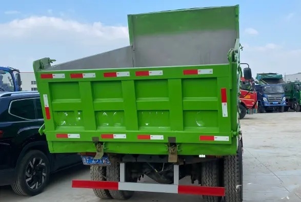 মাইনিং ডাম্প ট্রাক 150hp 4×2 সবুজ রঙের SHACMAN SX3310 ফাস্ট গিয়ারবক্স রেটেড লোড 15.37t