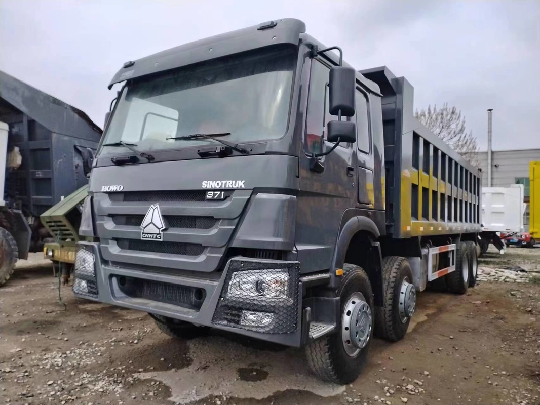 সেকেন্ড হ্যান্ড টিপার ট্রাক ব্ল্যাক কালার 371hp 8×4 HOWO ZZ3317 ফ্ল্যাট রুফ কেবিন রেটেড লোড 15.5t