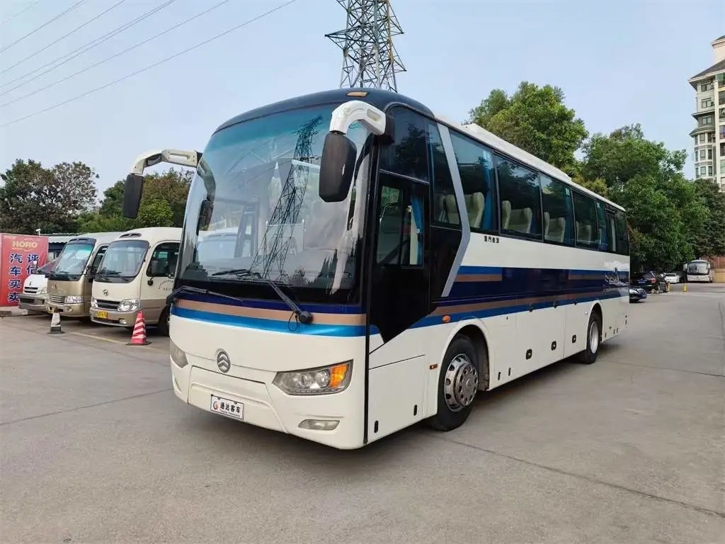 ব্যবহৃত বিলাসবহুল বাস 47 আসনের সিঙ্গেল ডোর এয়ার কন্ডিশনার বড় লাগেজ কম্পার্টমেন্ট গোল্ডেন ড্রাগন বাস XML6102