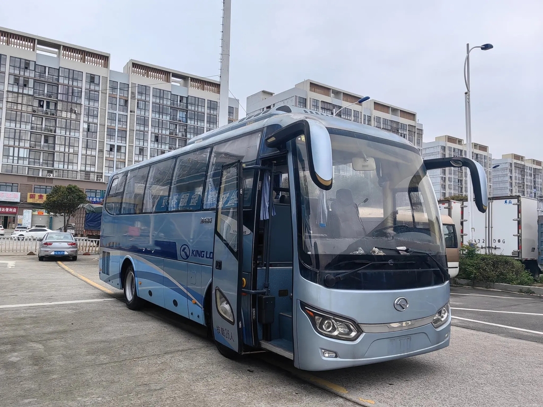 ব্যবহৃত শাটল বাস 26 আসন সিলিং উইন্ডো 8.5 মিটার 220hp ইঞ্জিন ম্যানুয়াল ট্রান্সমিশন Kinglong বাস XMQ6859
