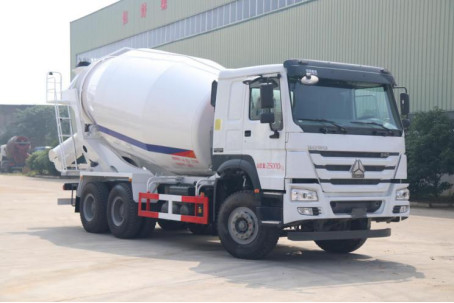ব্যবহৃত কংক্রিট ট্রাক 6×4 ড্রাইভ মডেল LHD Sinotruck Howo সিমেন্ট মিক্সার ট্রাক EURO IV লোড হচ্ছে 8 টন