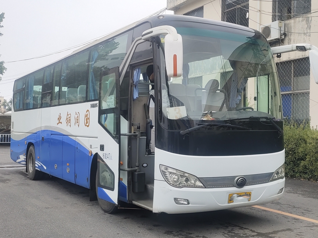 ব্যবহৃত বিলাসবহুল বাস 47 আসনের 2 যাত্রীর দরজা 11 মিটার দীর্ঘ বিরল ইঞ্জিন A/C সেকেন্ড হ্যান্ড ইয়াং টং বাস ZK6117