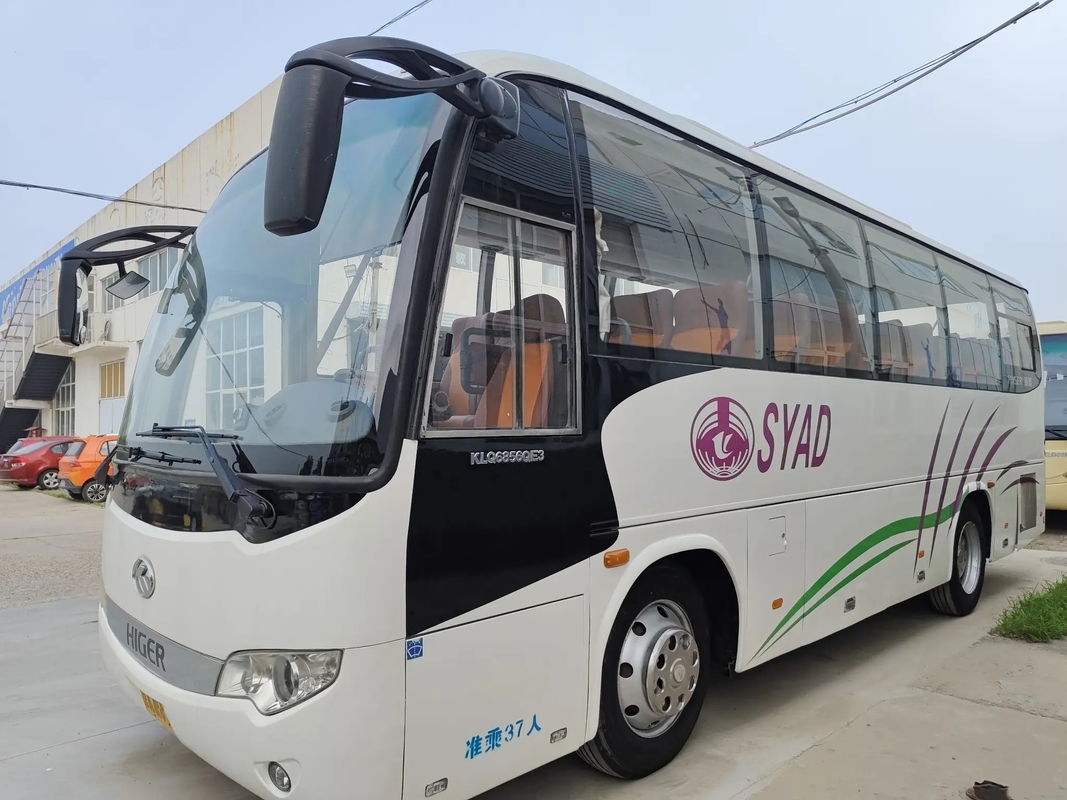 ব্যবহৃত বাণিজ্যিক বাস ইউচাই ইঞ্জিন 200hp লাগেজ র্যাক 37 আসন সাদা রঙের বাম হাতের ড্রাইভ হাইগার বাস KLQ6856