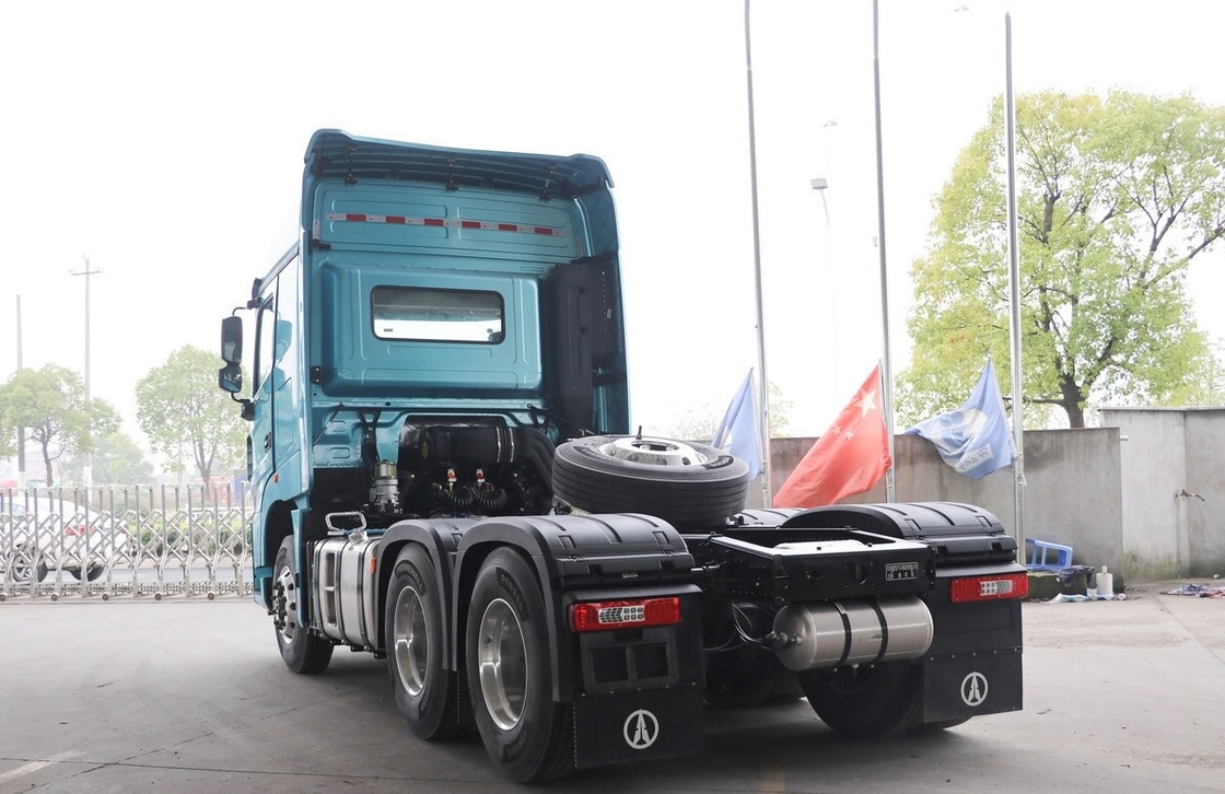 Zf গিয়ারবক্স Amt 560hp ব্যবহৃত জ্বালানী তেল ট্রাক Beiben হর্স হেড 6 * 4 ড্রাইভ মোড 3 অক্ষ