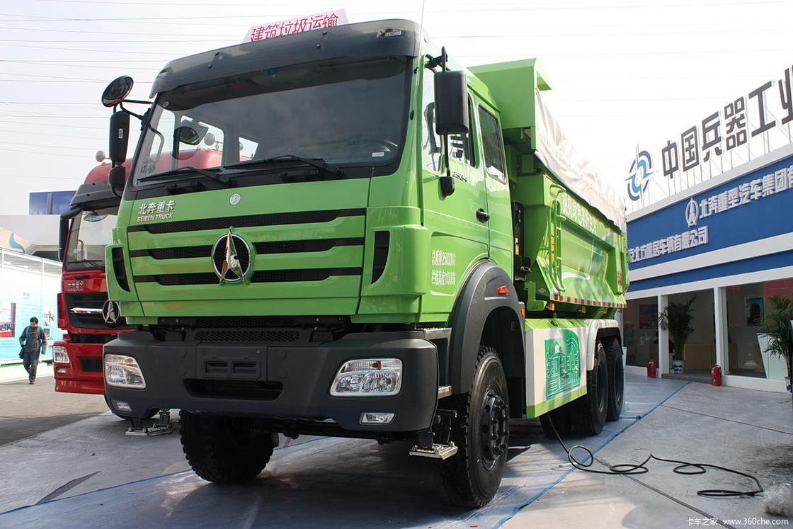 6*4 ড্রাইভ মোড ব্যবহৃত নির্মাণ ট্রাক Beiben 336hp বাম হাত ড্রাইভ ইউরো 4 ফ্ল্যাট ক্যাব