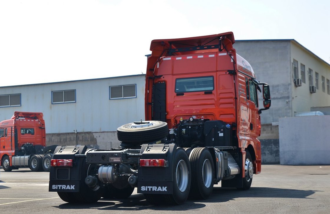 ট্র্যাক্টর ট্রাক 6 * 4 ভারী দায়িত্ব Sinotruck SITRAK G7 উচ্চ ছাদ 480hp AMT পাতা স্প্রিং