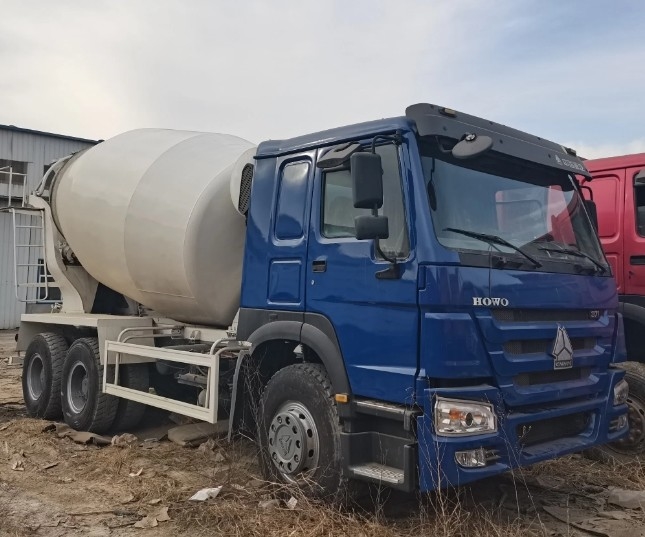 সর্বনিম্ন মূল্য মিশ্রণ মেশিন 10 চাকা HOWO 6X4 8cbm 9cbm 371HP কংক্রিট মিশ্রণ ট্রাক