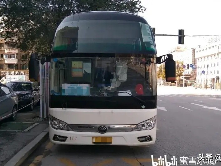 সেকেন্ড হ্যান্ড বাস ২০১৮ ইয়ার ইউটোং বাস ZK6122 ডাবল ডোর 56 সিট স্প্রিং লিফ এলএইচডি
