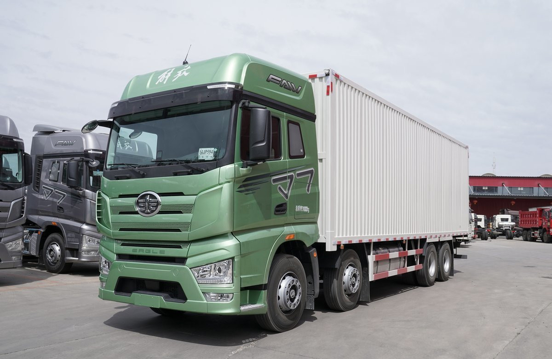 12 চাকা মালবাহী ট্রাক 8 × 4 ডিজেল ইঞ্জিন 560hp এফএডাব্লু লরি ট্রাক ভ্যান বক্স 20 টন ক্ষমতা