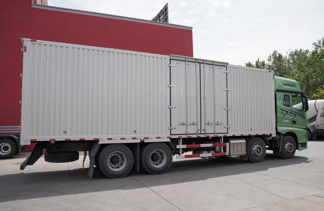 12 চাকা মালবাহী ট্রাক 8 × 4 ডিজেল ইঞ্জিন 560hp এফএডাব্লু লরি ট্রাক ভ্যান বক্স 20 টন ক্ষমতা