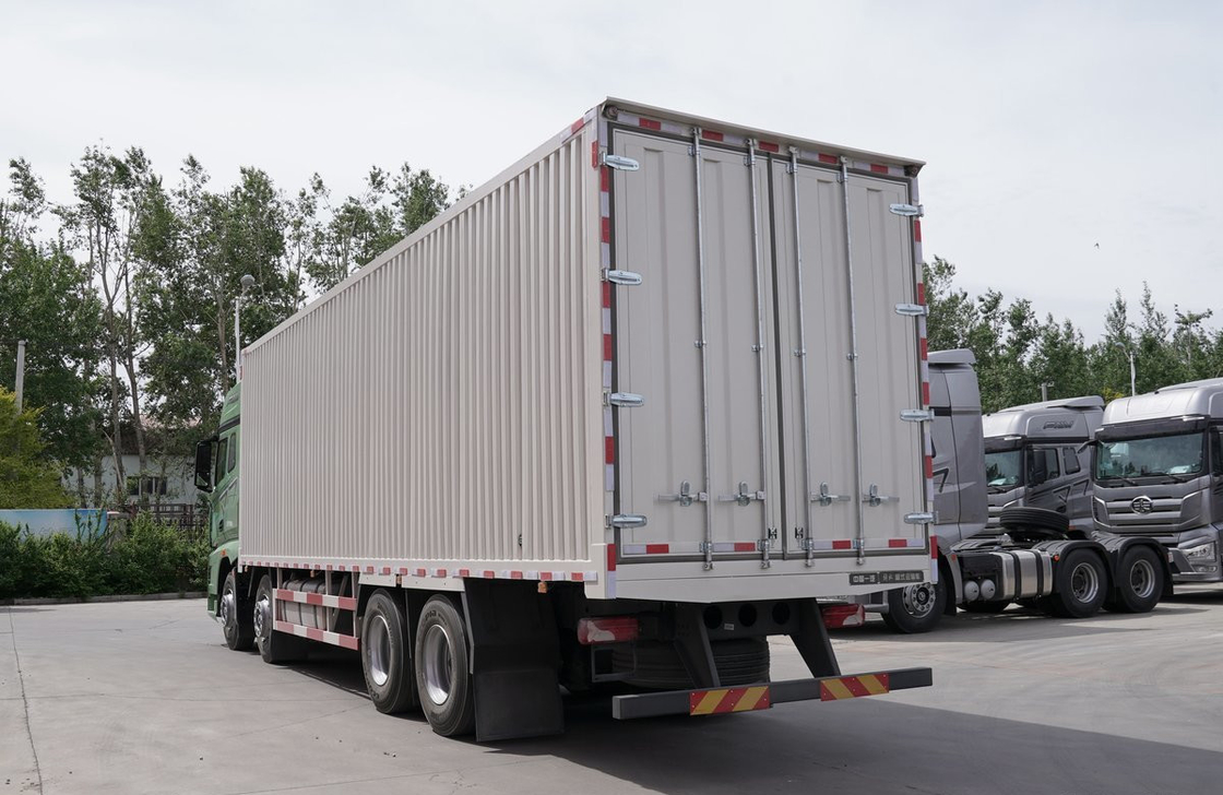 12 চাকা মালবাহী ট্রাক 8 × 4 ডিজেল ইঞ্জিন 560hp এফএডাব্লু লরি ট্রাক ভ্যান বক্স 20 টন ক্ষমতা