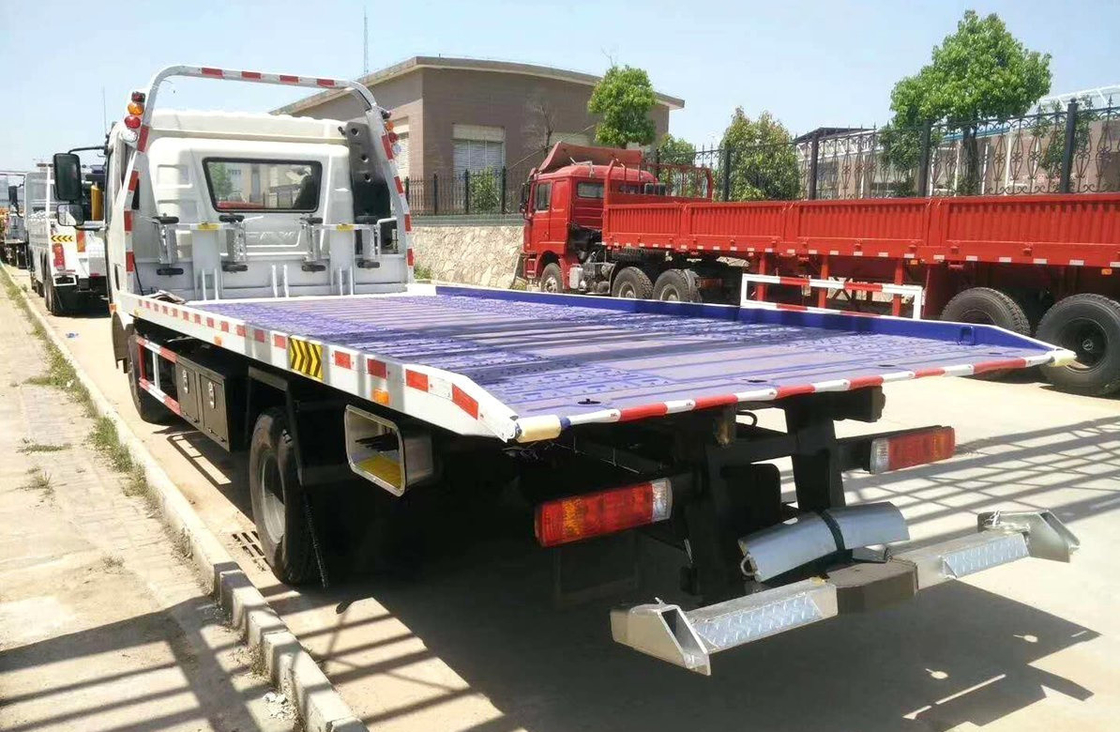 Wrecker ট্যাগ ট্রাক বিছানা FAW J6L মডেল একক অক্ষ 6 চাকার 160hp লোডিং 3.5 টন LHD