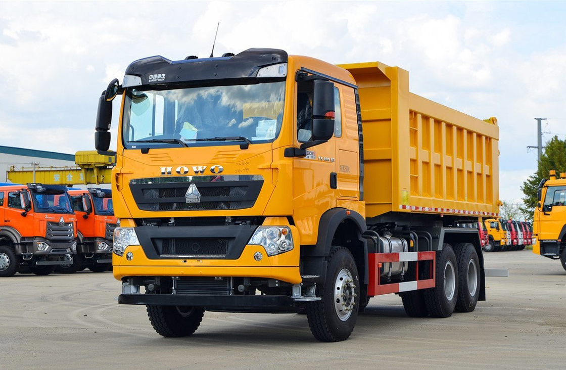 ব্যবহৃত 10 টি টায়ার ট্যাপার ট্রাক 6.3 মিটার বক্স 400hp হাও TX7 সামনের উত্তোলন 12-গতি ম্যানুয়াল