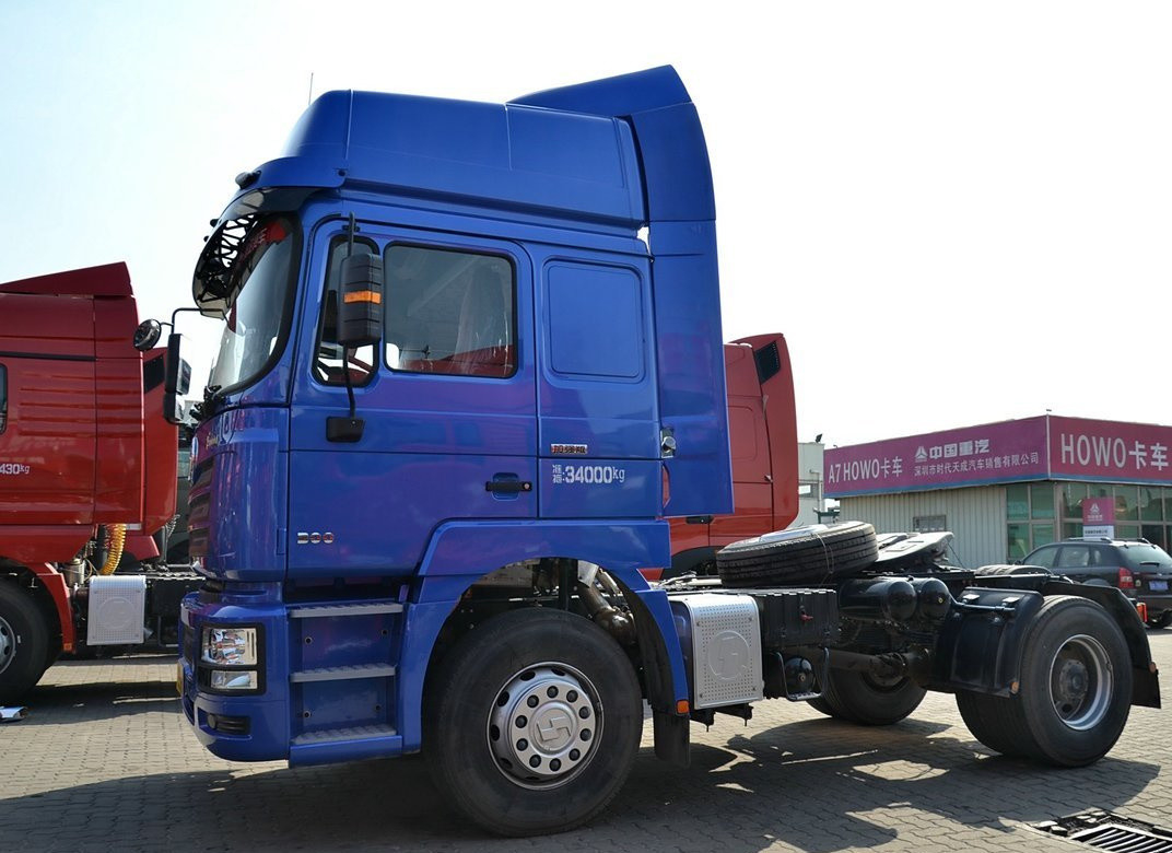 ট্রাক হেড শ্যাকম্যান F3000 4 * 2 ড্রাইভ মোড ট্র্যাক্টর ট্রাক উচ্চ ছাদ দ্রুত 9- গতির ট্রান্সমিশন