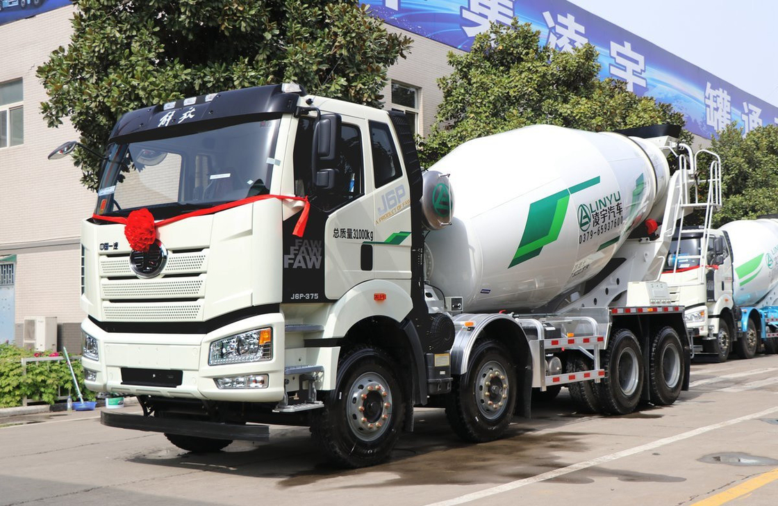 কংক্রিট মিশুক ট্রাক 12 চাকা 8 * 4 FAW মিশুক 375hp এক ঘুমন্ত কেবিন 8 ঘনক ট্যাঙ্কার