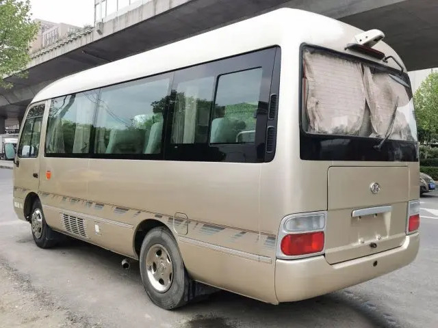 HFF6600 অঙ্কাই ফ্রন্ট-মাউন্ট করা ডিজেল ইঞ্জিন বাম-হ্যান্ড ড্রাইভ এক-দরজা মাঝারি আকারের বাস