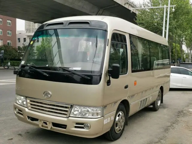HFF6600 অঙ্কাই ফ্রন্ট-মাউন্ট করা ডিজেল ইঞ্জিন বাম-হ্যান্ড ড্রাইভ এক-দরজা মাঝারি আকারের বাস