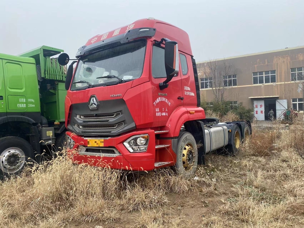 সিনো ট্রাক লিফ স্প্রিং Weichai 440hp শক্তিশালী ইঞ্জিন হোহান ট্র্যাক্টর হেড 6 * 4 এ / সি সহ উচ্চ ছাদ