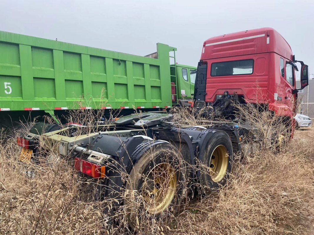 সিনো ট্রাক লিফ স্প্রিং Weichai 440hp শক্তিশালী ইঞ্জিন হোহান ট্র্যাক্টর হেড 6 * 4 এ / সি সহ উচ্চ ছাদ