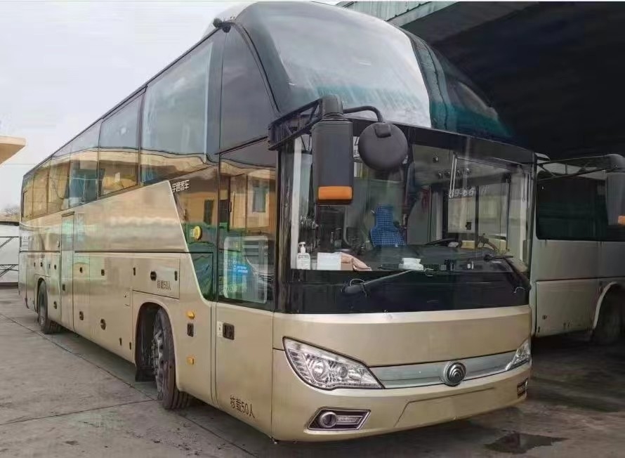 ইউটোং বাস বিলাসবহুল কোচ ৪৮ আসন শ্যাম্পেন ইউটোং ZK6122H ভিআইপি বাস যাত্রী এ/সি সহ