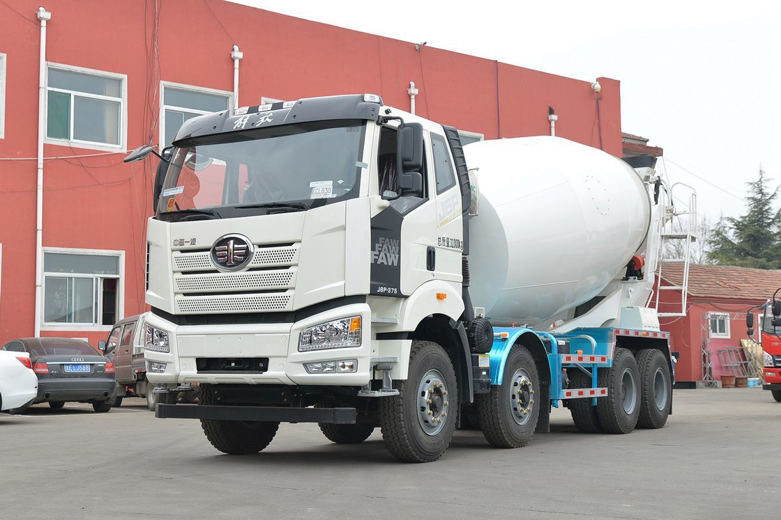 J6P 375HP 8X4 সম্পূর্ণরূপে ভাসমান ফ্ল্যাট শীর্ষ অর্ধেক স্থানচ্যুতি 7.86m3 FAW Jiefang কংক্রিট মিশুক ট্রাক