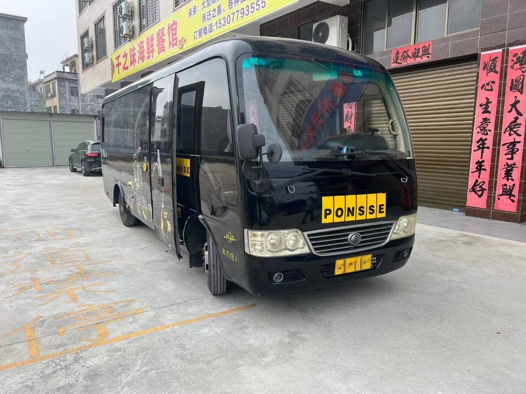 ব্যবহৃত মিনি বাস বিক্রয়ের জন্য Yutong ZK6708D সামনের ইঞ্জিন ডিজেল কোস্টার বাস 19 সিট 2 + 1 সিট বিন্যাস