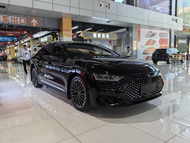 বিওয়াইডি হান ডিএম ২০২৪ ডিএম-আই অনার এডিশন ১২১কিলোমিটার প্রিমিয়াম এডিশন সংস্করণ পরিবার এসইউভি এবং রপ্তানির জন্য নির্ভরযোগ্য বাজেট এসইউভি