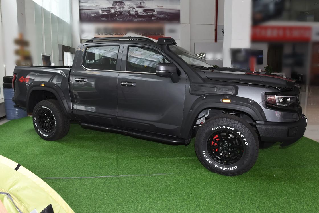 বিলাসবহুল নতুন FOTON Mars 9 2024 2.0T পেট্রল 4WD পিকআপ ইউরো 6 ডাবল কেবিন পরিবারের ব্যবহারের জন্য রপ্তানির জন্য