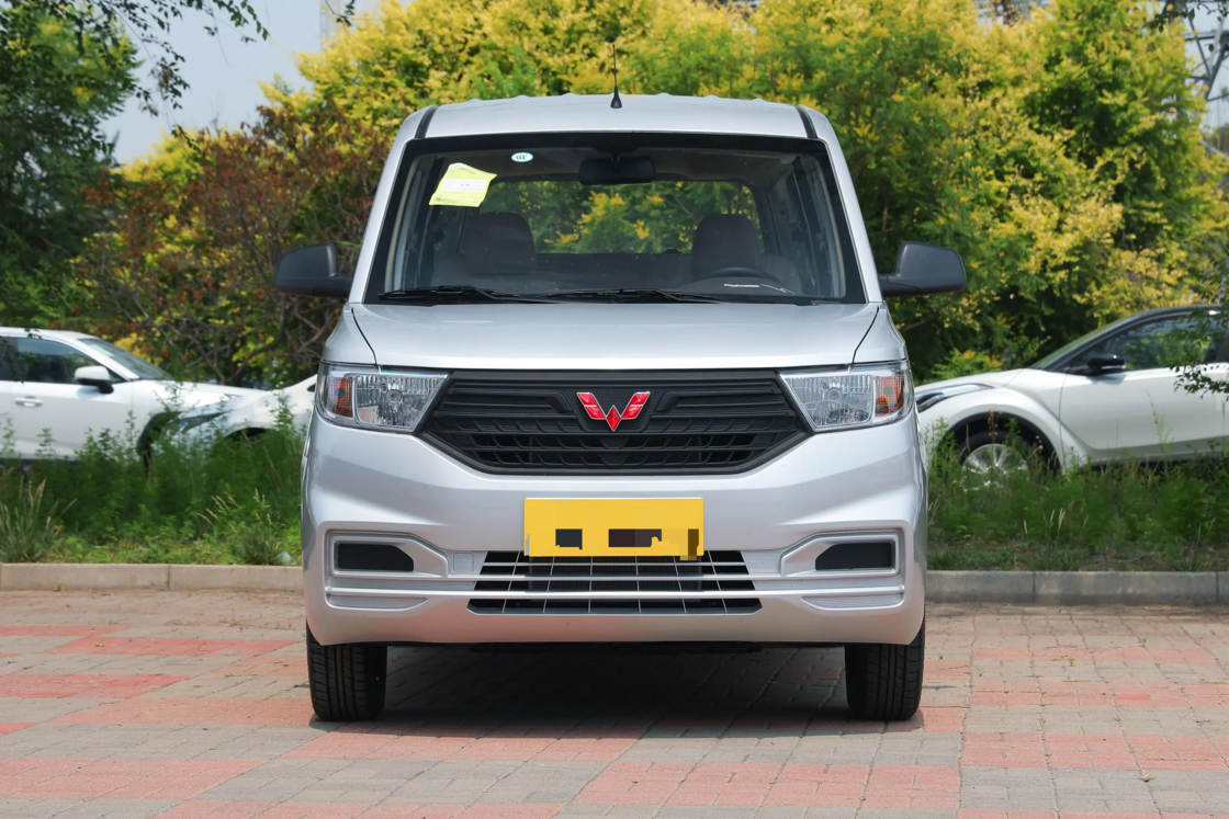 সাশ্রয়ী মূল্যের নতুন Wuling Hongguang V মিনিভ্যান ২০২২ ১.২L ৭৬ hp L4 পেট্রোল ২WD ইউরো ৬ পরিবারের ব্যবহারের জন্য রপ্তানির জন্য