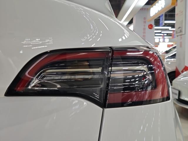 পারিবারিক ব্যবহারের জন্য সাশ্রয়ী মূল্যের ব্যবহৃত টেসলা মডেল ওয়াই এসইউভি 2022 ফেসলিফ্ট রিয়ার-হুইল ড্রাইভ সংস্করণ